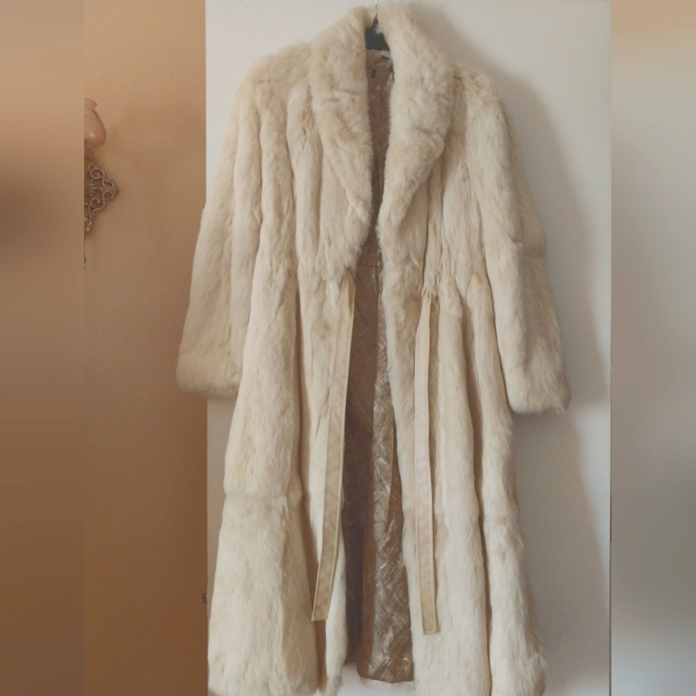 Vintage Ivory Pearl Long Fur